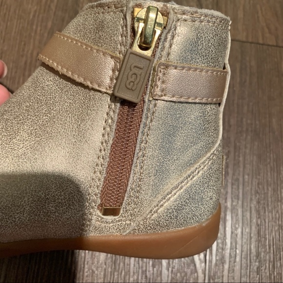 UGG 🔴 Kids Ugg Boot - Picture 6 of 9